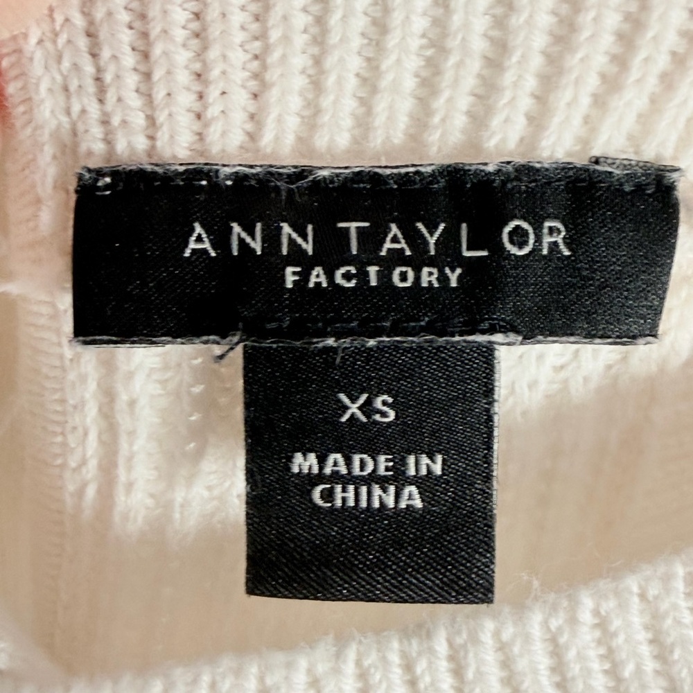 Ann Taylor Ribbed Sweater Tank Cream XS Like New - Picture 4 of 5
